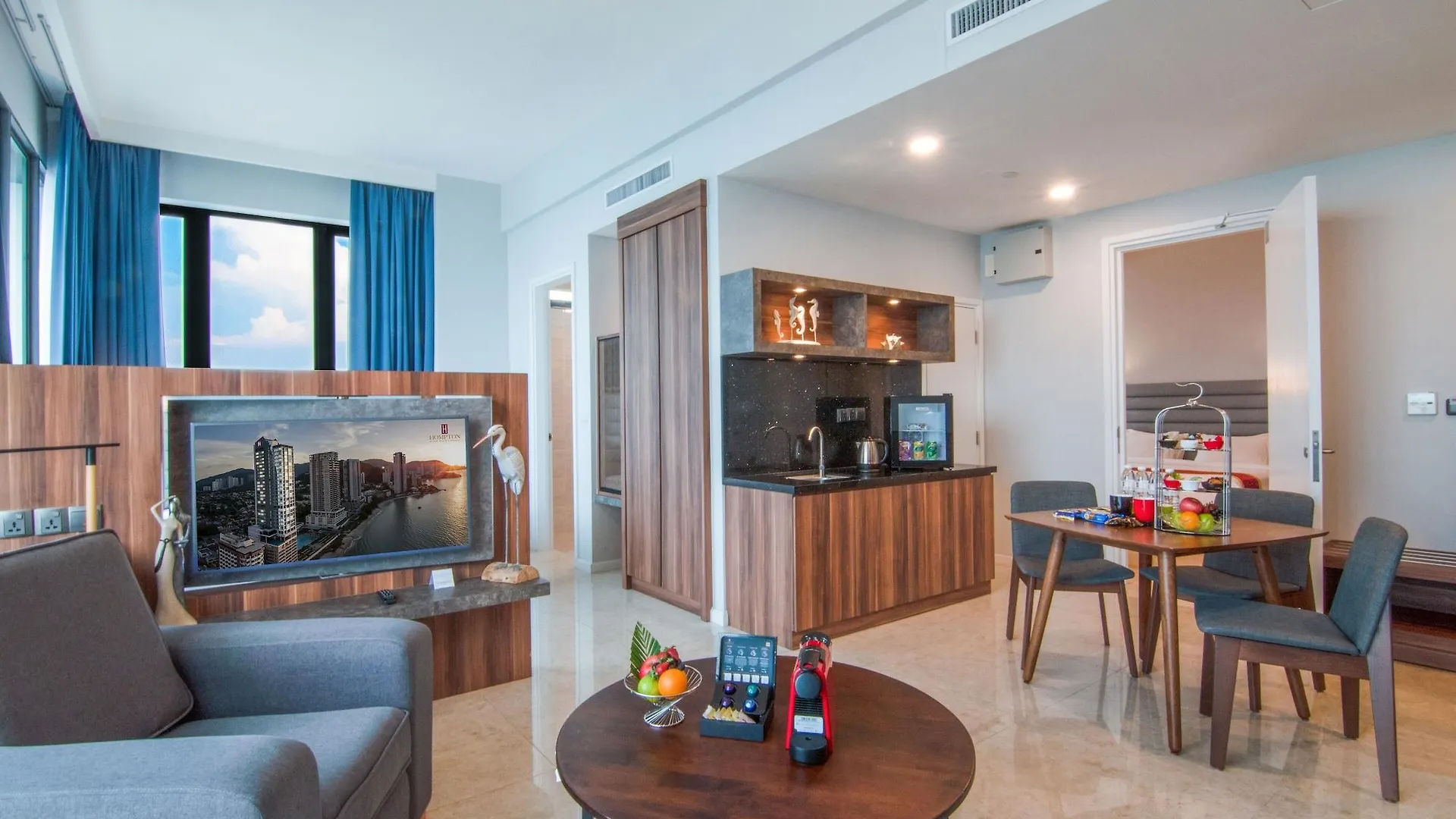 Hompton Hotel By The Beach George Town